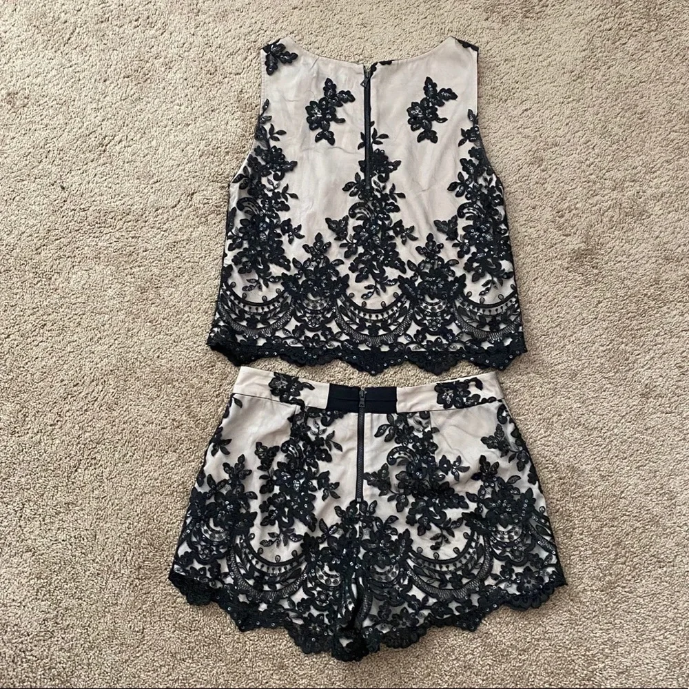 Alice + Olivia Black Lace Overlay Cream Crop Top and Shorts Set - Picture 6 of 11